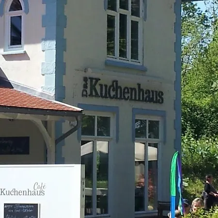 Kleine * Zimmert
